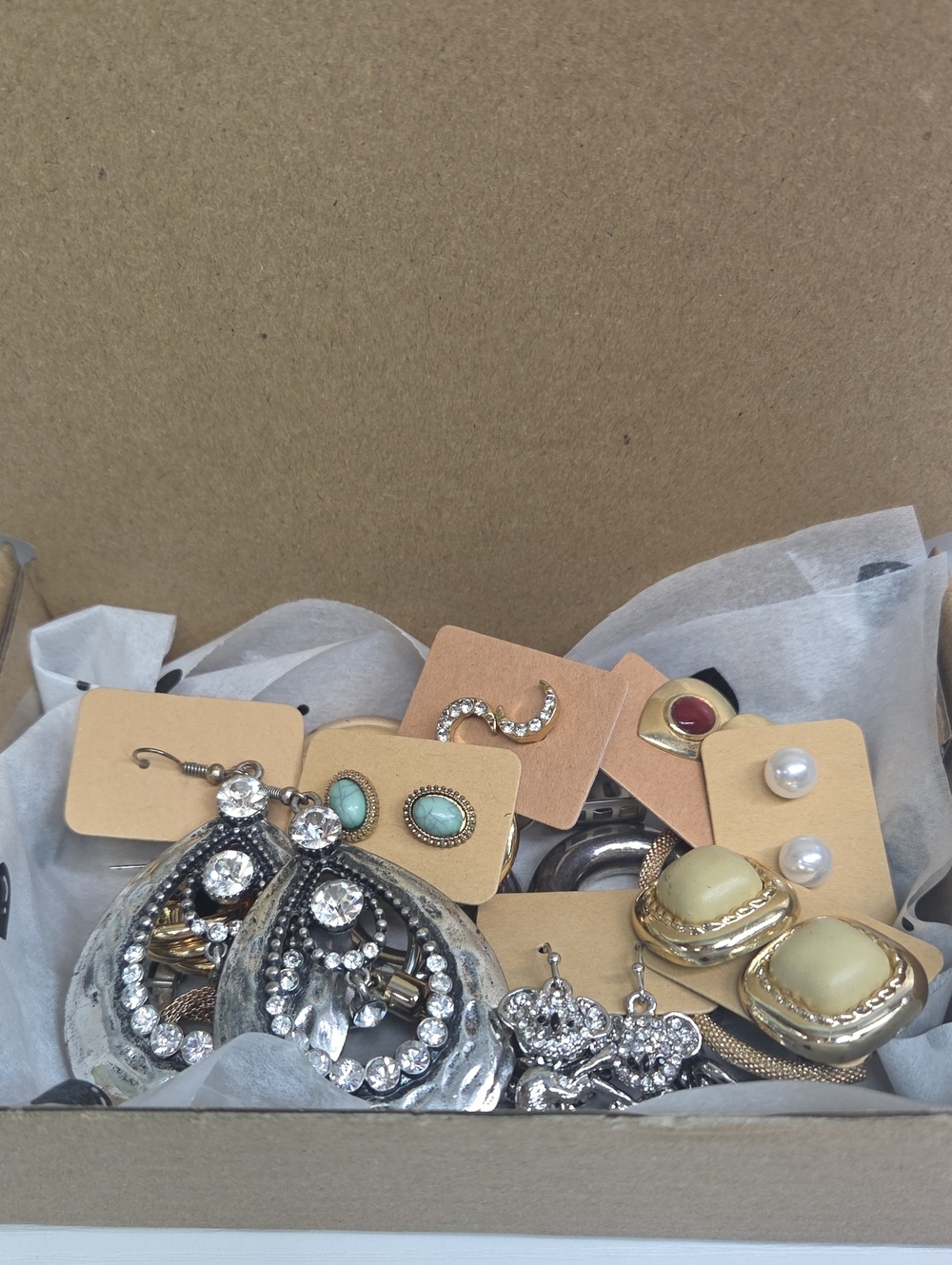 15pc Box Of Earrings